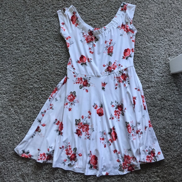 Ardene White Floral Dress Size Medium - Picture 2 of 3